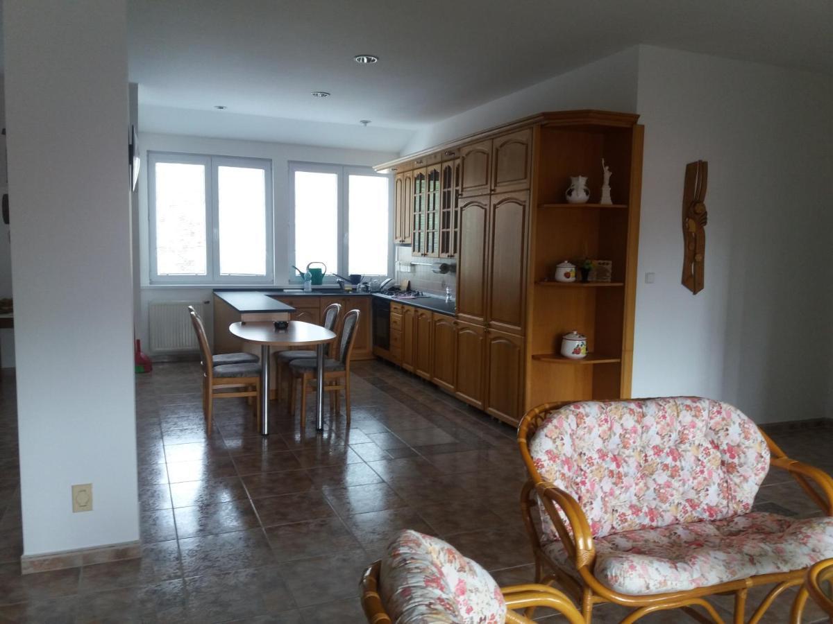 Hradna 9A Nove Zamky Exterior foto
