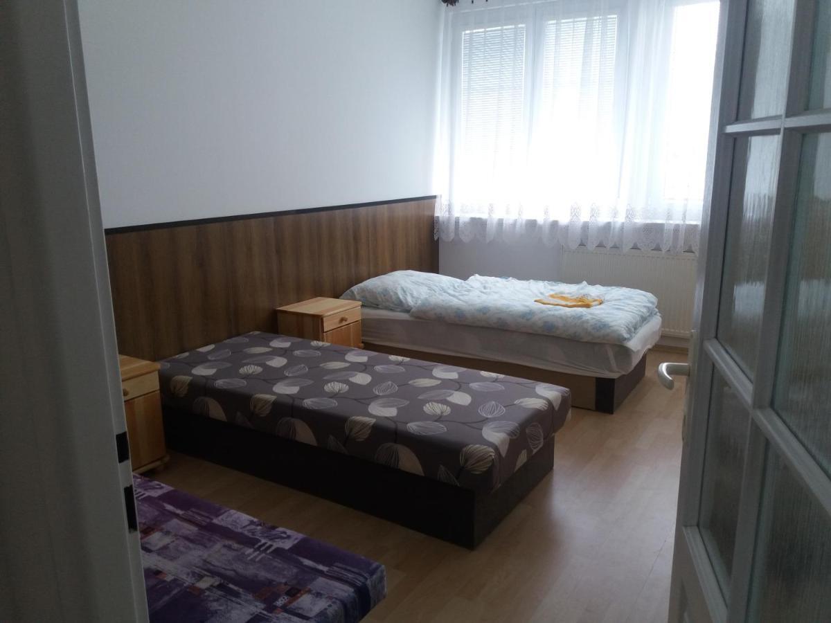 Hradna 9A Nove Zamky Exterior foto