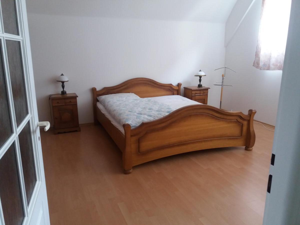 Hradna 9A Nove Zamky Exterior foto